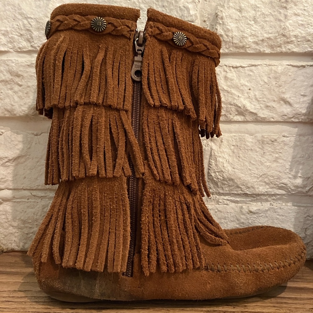 Minnetonka Three Fringe Hard Sole moccasin Boots Big Kids 1